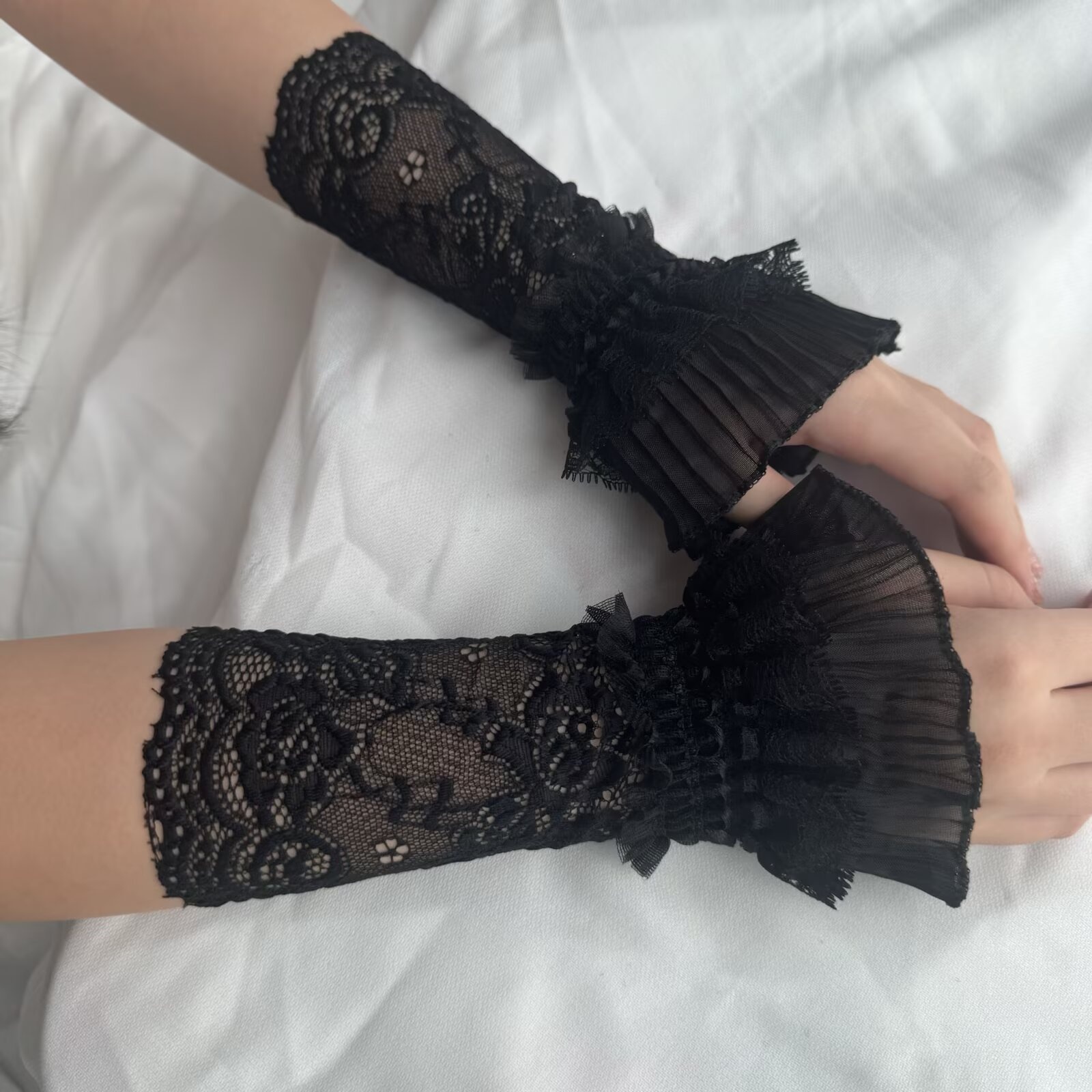 Кружевные полые наручные чехлы – обзор и цена Men Accessories Wrist