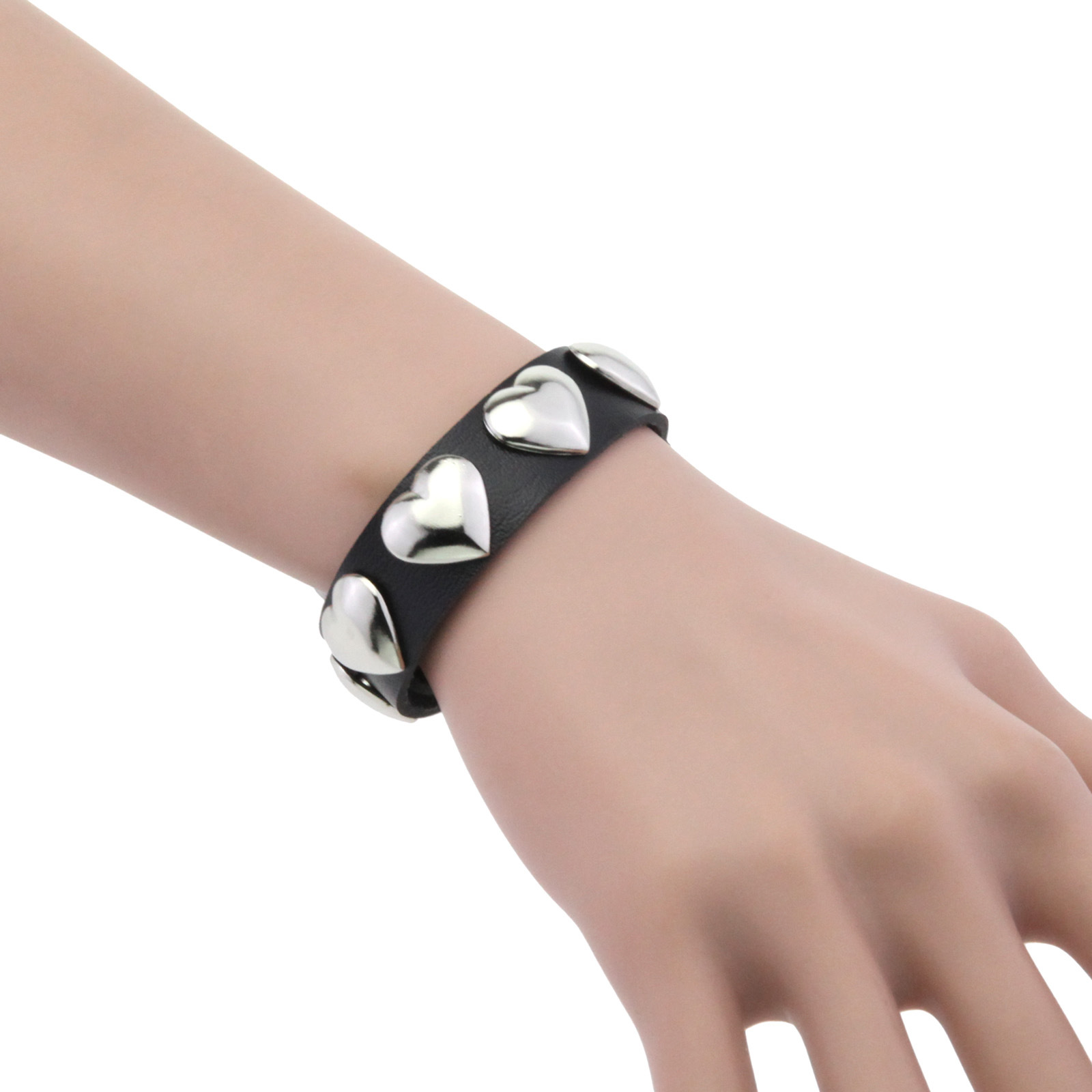 Крутой браслет в форме сердца  – обзор и цена Men'S Accessories Trends 2025
